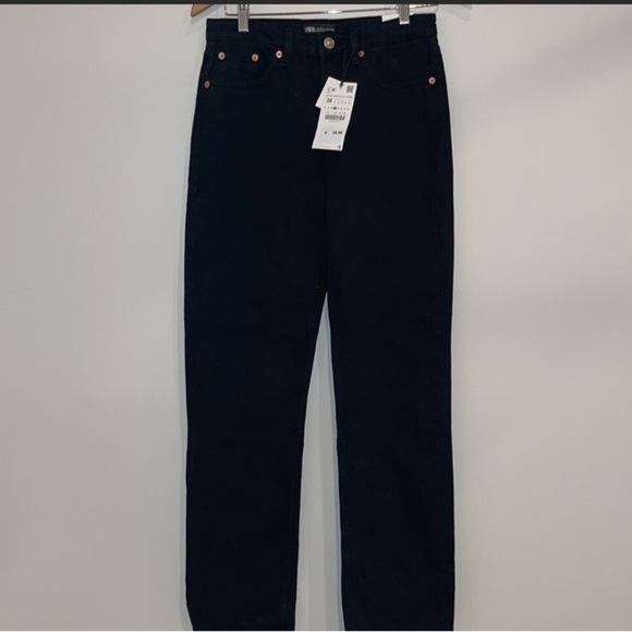 3. Zara High Rise Straight Leg Jeans - Picture 5 of 15